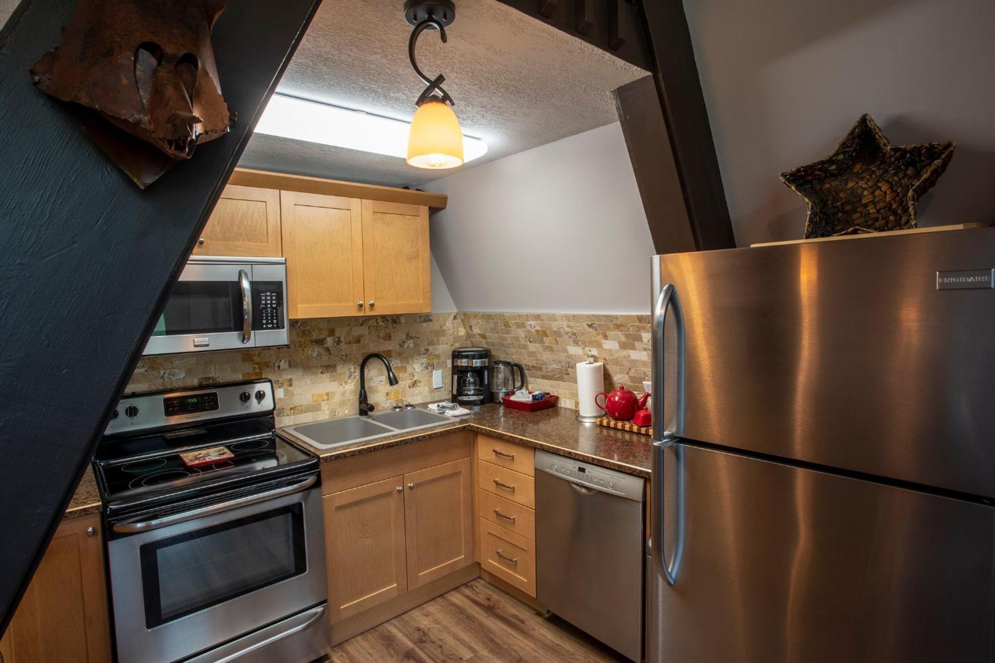 The Pinnacles Suites & Townhomes Silver Star Exterior foto